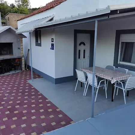 K-20879 Two Bedroom House With Terrace Kasic, بيت للعطل Kasic
