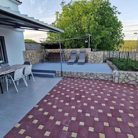 K-20879 Two Bedroom House With Terrace Kasic, * Kasic