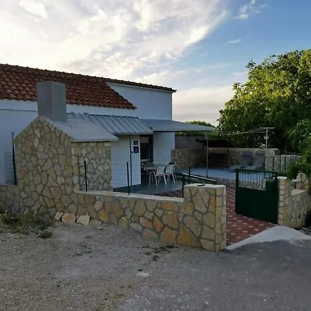 K-20879 Two Bedroom House With Terrace Kasic, بيت للعطل *